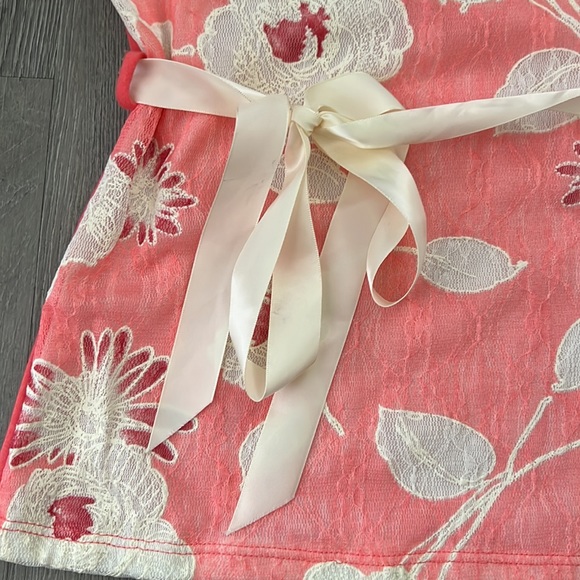 Gorgeous pink top . Size XS - Picture 2 of 8